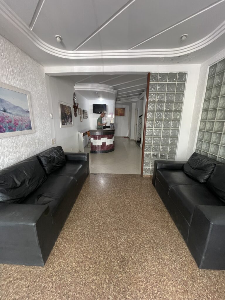 Recepção Hotel Diamantinas no Centro de Serrinha