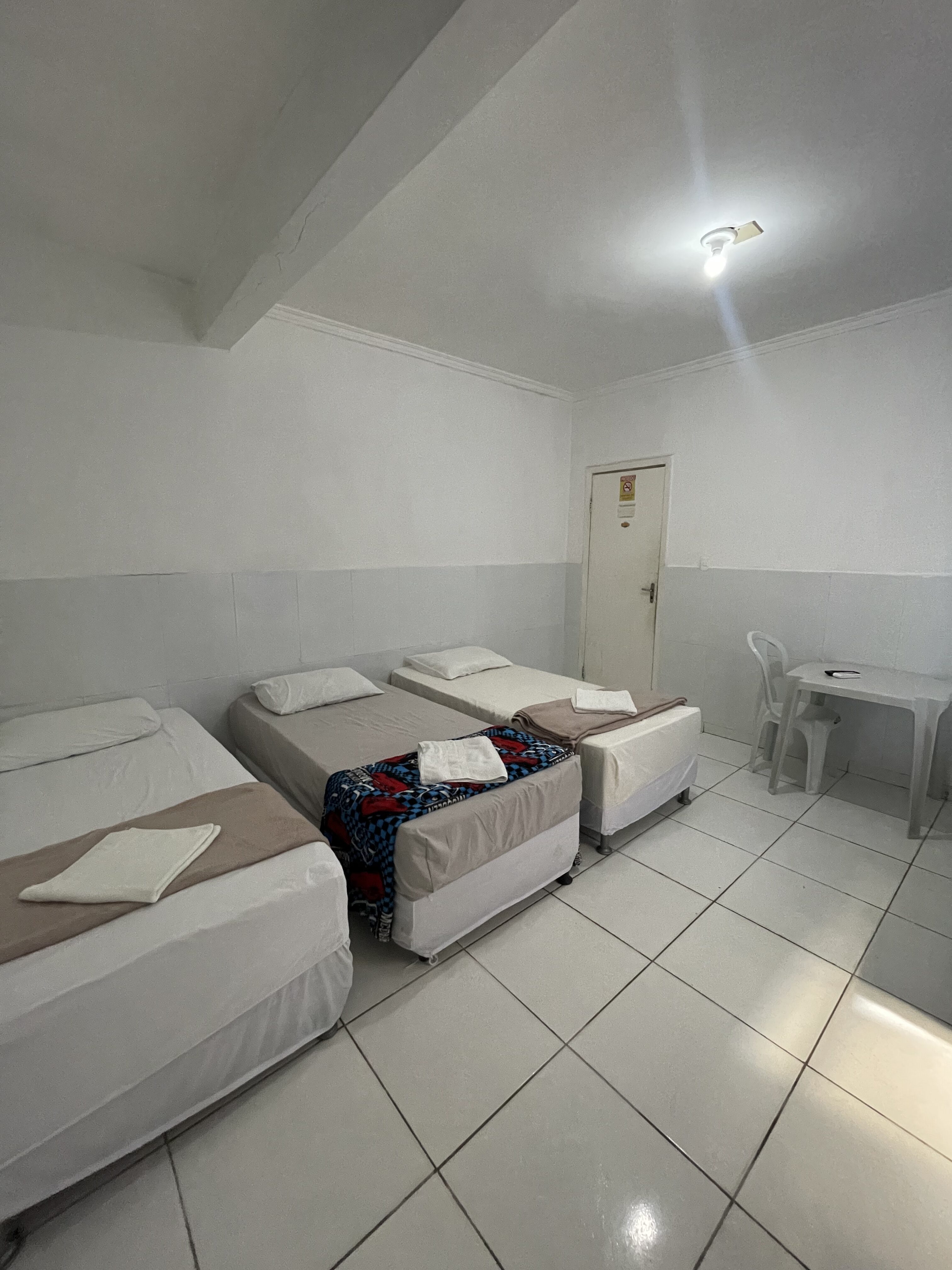 Quarto Triplo Hotel Diamantinas no Centro de Serrinha