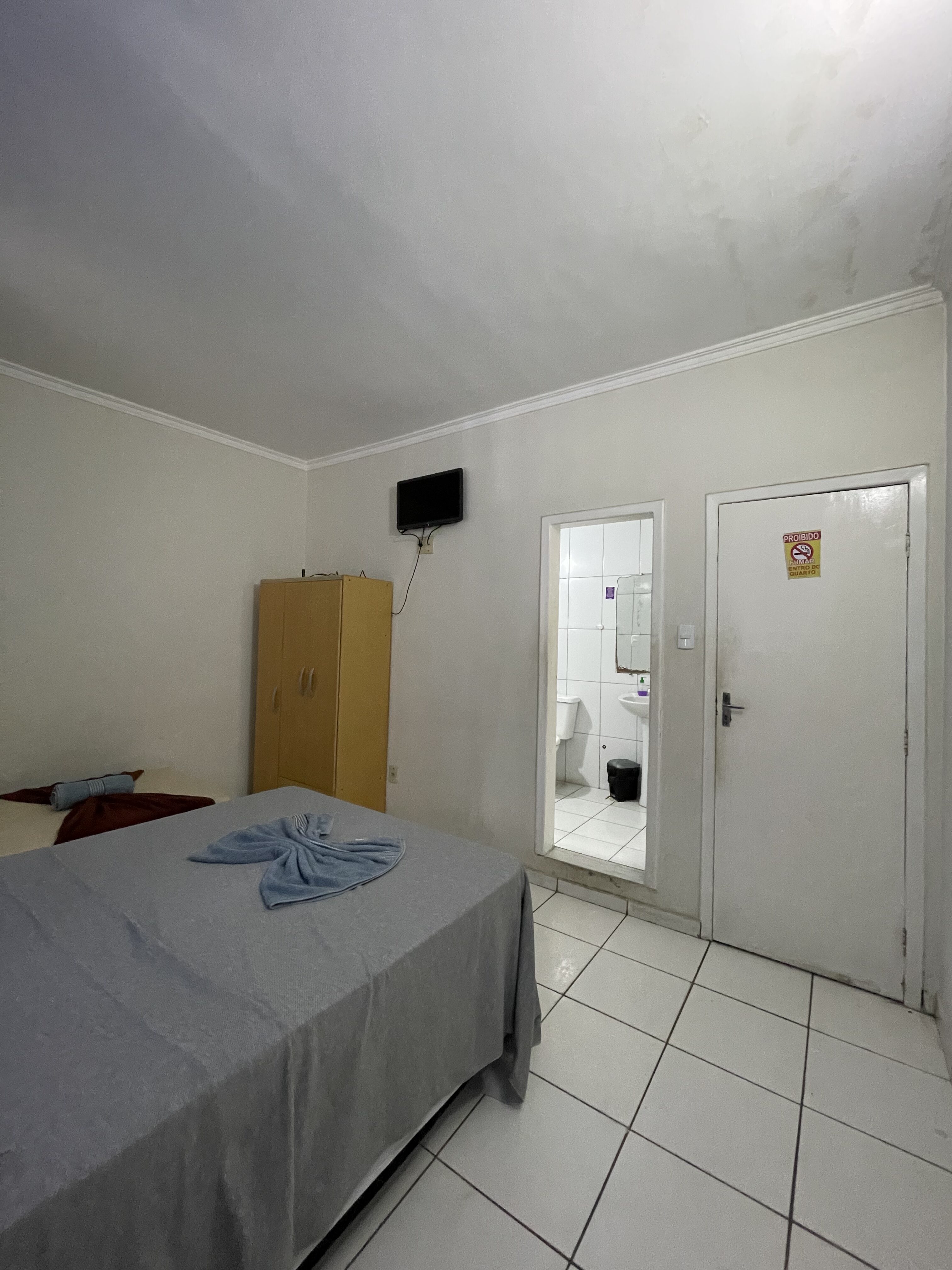 Quarto Família Hotel Diamantinas no Centro de Serrinha