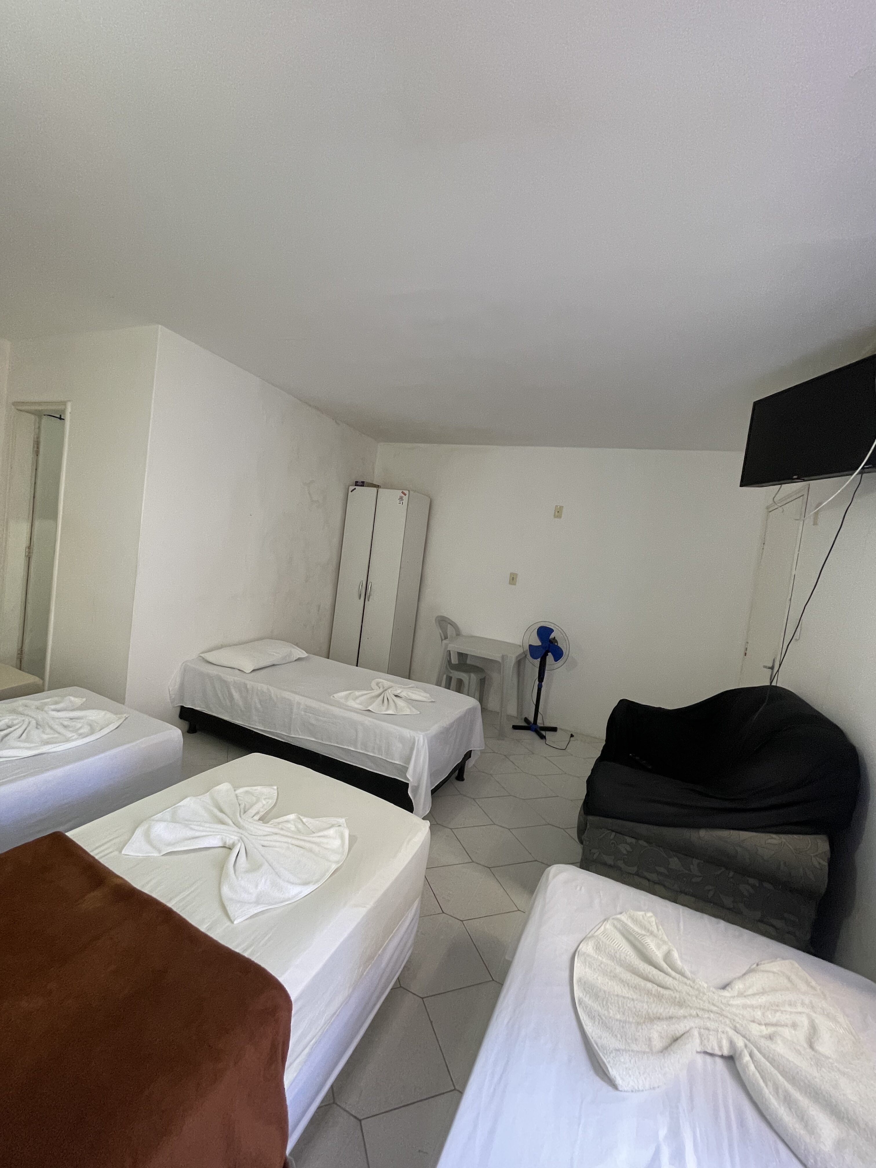Quarto Quíntuplo Hotel Diamantinas no Centro de Serrinha