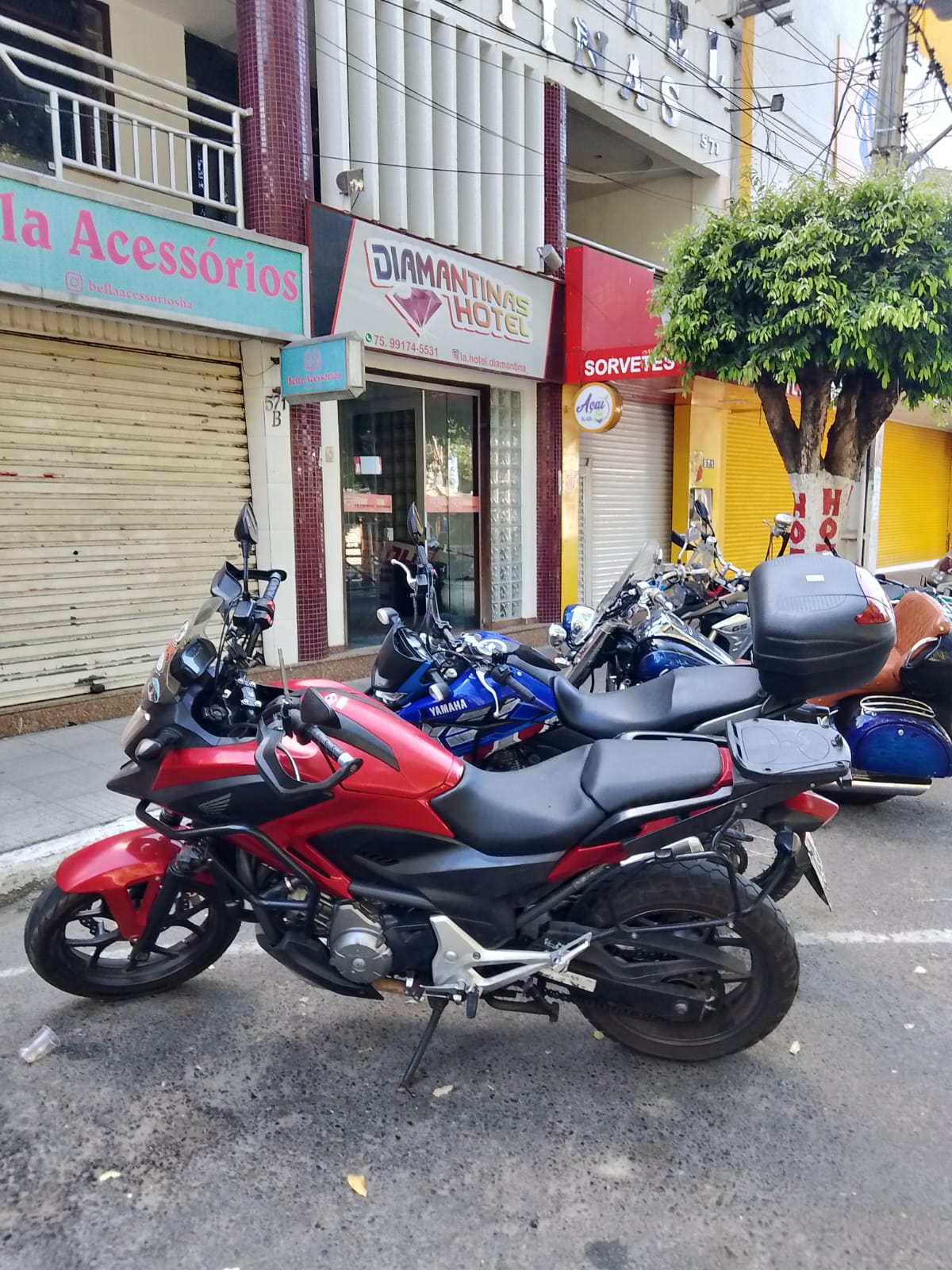 Hotel Diamantinas recebendo motociclistas durante o Serrinha Moto Week